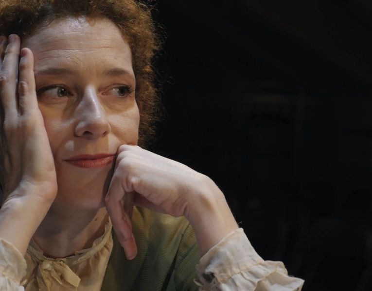 Clara Sanchis protagoniza "Una habitación propia" en el Teatre Raval Clara Sanchis protagoniza "Una habitación propia" en el Teatre Raval