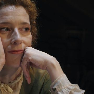Clara Sanchis protagoniza "Una habitación propia" en el Teatre Raval Clara Sanchis protagoniza "Una habitación propia" en el Teatre Raval
