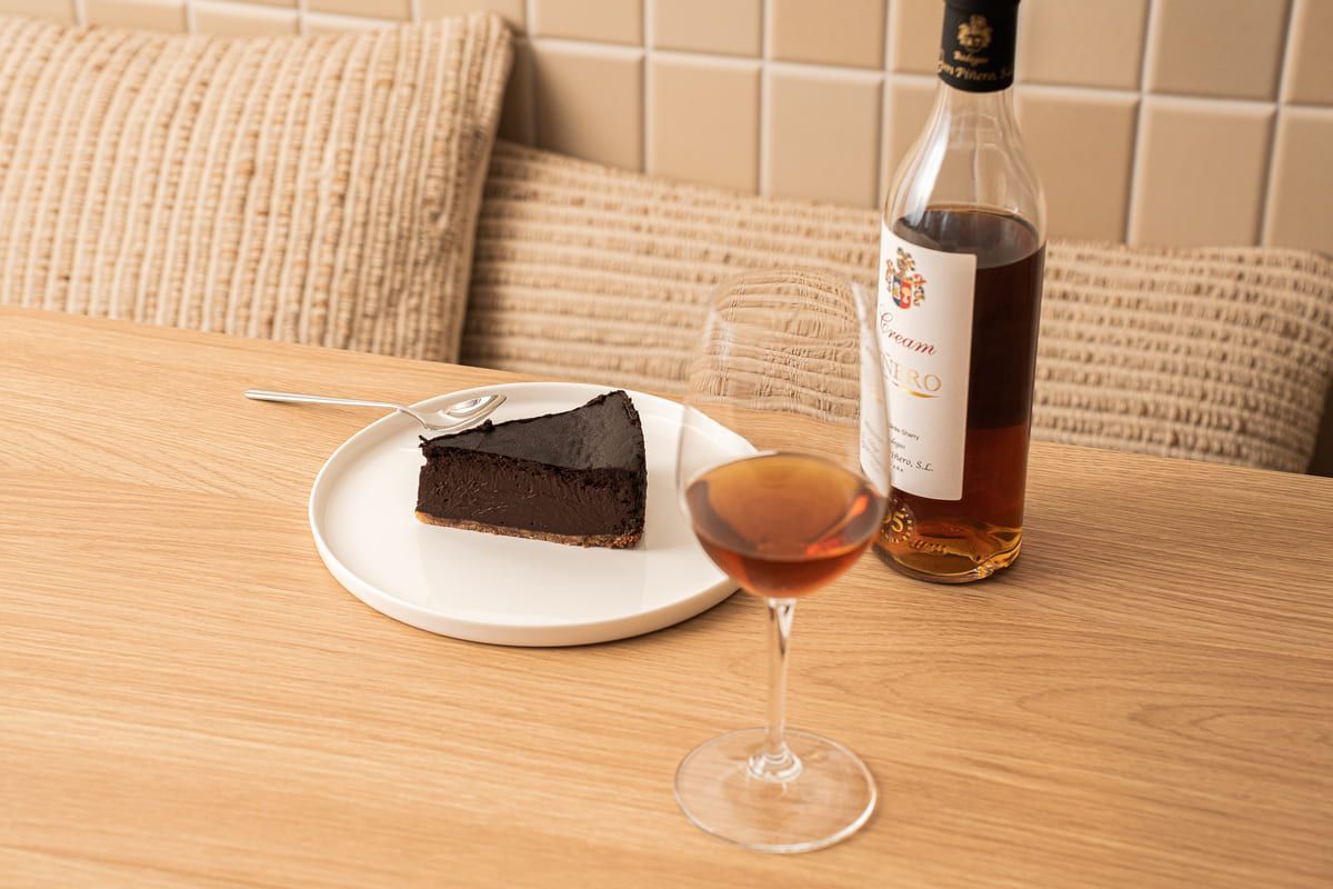 JON CAKE & WINES