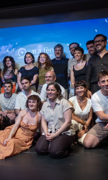 Foto de familia de la nueva temporada de la Sala Fènix 26/27. © Josep Tobella