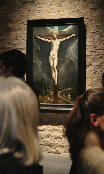 La obra 'Cristo en la cruz' del Greco expuesta en la colección del Hospital de Sant Saver. © Colección Casacuberta Marsans / Nereis Ferrer