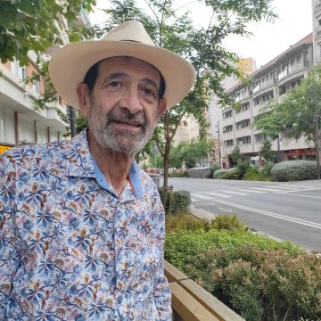 Ramon Piqué ha trabajado durante más de cuarenta años como sastre, atendiendo a figuras públicas de todas las nacionalidades. © Carme Escales Ramon Piqué ha trabajado durante más de cuarenta años como sastre, atendiendo a figuras públicas de todas las nacionalidades. © Carme Escales