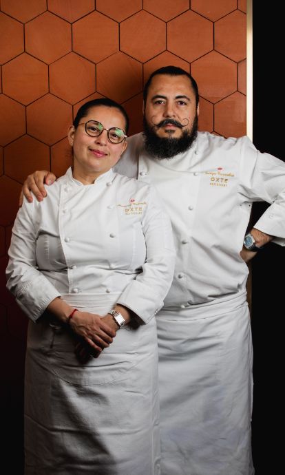 Los chefs Kike Casarrubias y Mon Estrada, de Oxte, desembarcan en Barcelona con Papalote este otoño. © Oxte