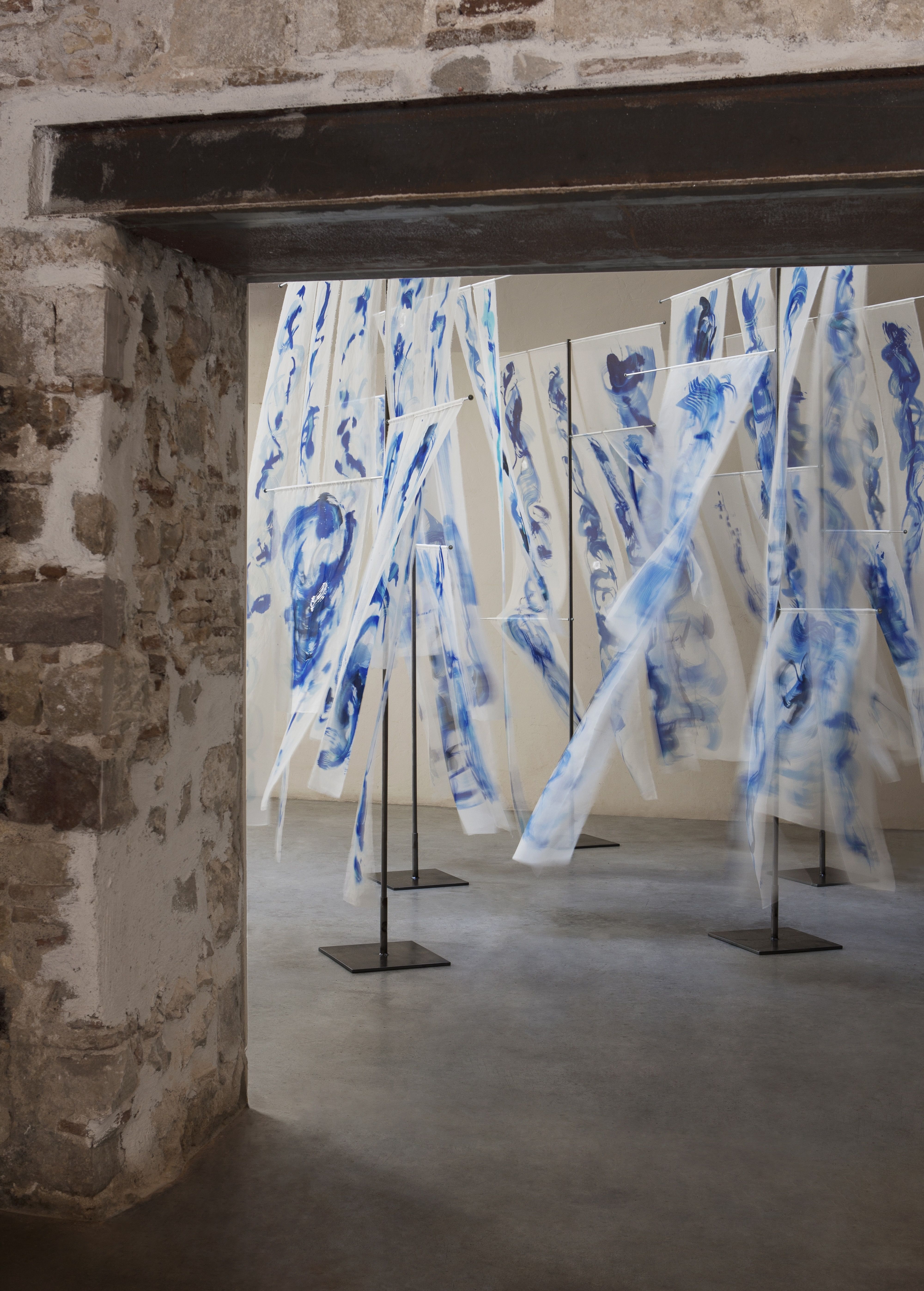 La instalación 'Plouen pregàries II' de Kima Guitart