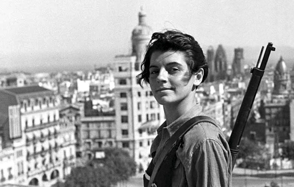 La icònica de Marina Ginestà va ser realitzada a la terrassa de l'antic Hotel Colón de plaça Catalunya. La icònica de Marina Ginestà va ser realitzada a la terrassa de l'antic Hotel Colón de plaça Catalunya.