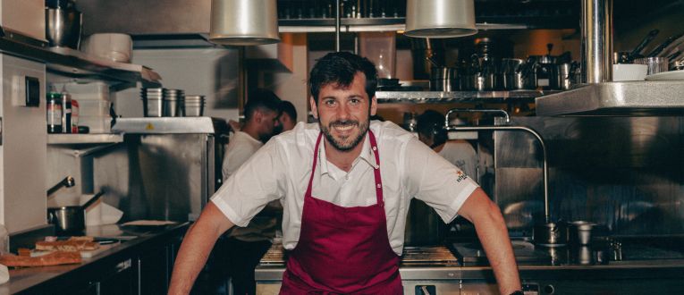 Víctor Ródenas, cuiner i cofundador de Maleducat i Casa Fiero, defensa un format de restaurant més proper, assequible i allunyat dels protocols de la restauració clàssica. Víctor Ródenas, cuiner i cofundador de Maleducat i Casa Fiero, defensa un format de restaurant més proper, assequible i allunyat dels protocols de la restauració clàssica.
