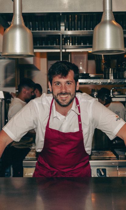 Víctor Ródenas, cuiner i cofundador de Maleducat i Casa Fiero, defensa un format de restaurant més proper, assequible i allunyat dels protocols de la restauració clàssica. Víctor Ródenas, cuiner i cofundador de Maleducat i Casa Fiero, defensa un format de restaurant més proper, assequible i allunyat dels protocols de la restauració clàssica.