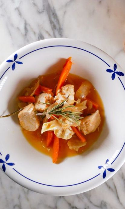 Tapa de pollo en escabeche de naranja y romero de Na Mindona Tapa de pollo en escabeche de naranja y romero de Na Mindona