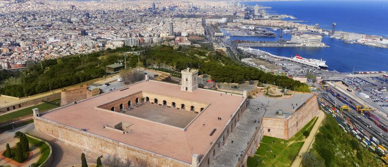 El Castell de Montjuïc, uno de los espacios para ver el eclipse solar. ©Ajuntament de Barcelona El Castell de Montjuïc, uno de los espacios para ver el eclipse solar. ©Ajuntament de Barcelona