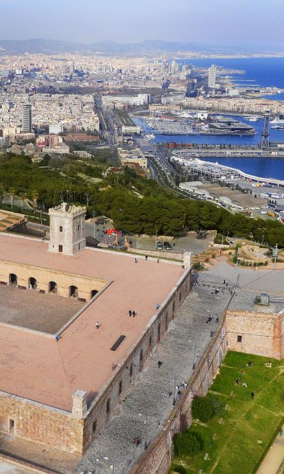 El Castell de Montjuïc, uno de los espacios para ver el eclipse solar. ©Ajuntament de Barcelona El Castell de Montjuïc, uno de los espacios para ver el eclipse solar. ©Ajuntament de Barcelona