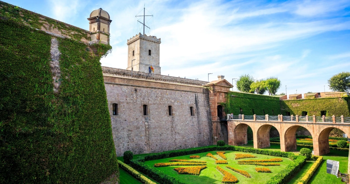 El Castell de Montjuïc, un dels espais per veure l'eclipsi El Castell de Montjuïc, un dels espais per veure l'eclipsi