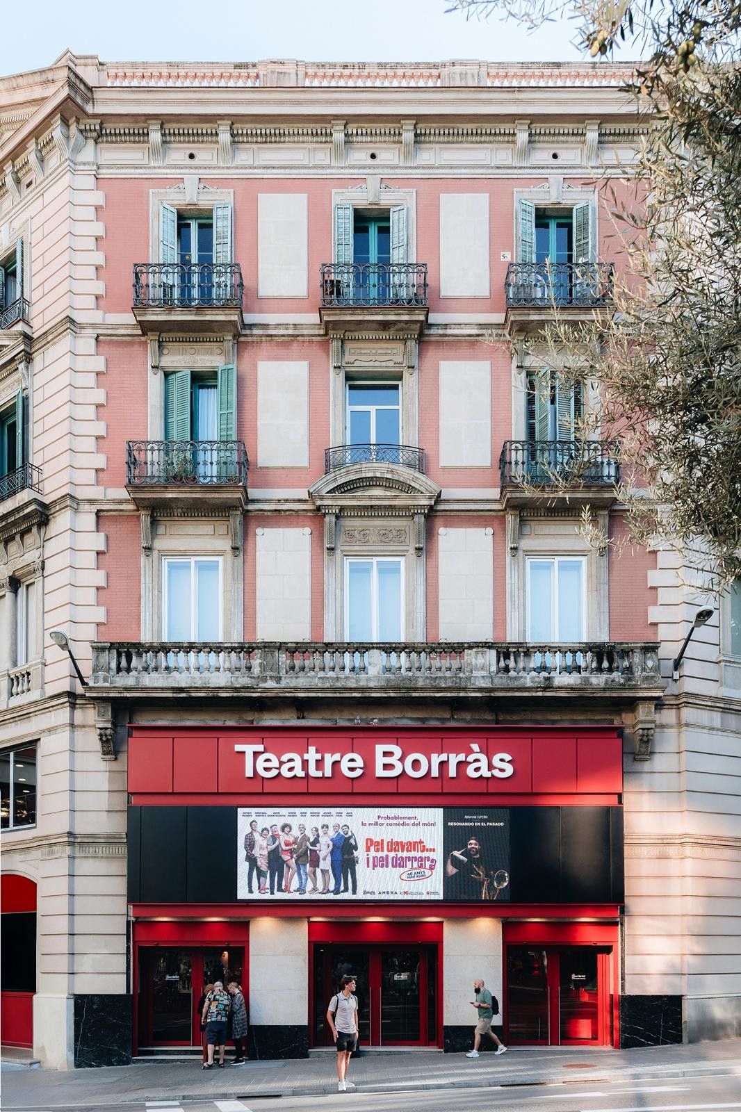 Exterior del Teatre Borràs