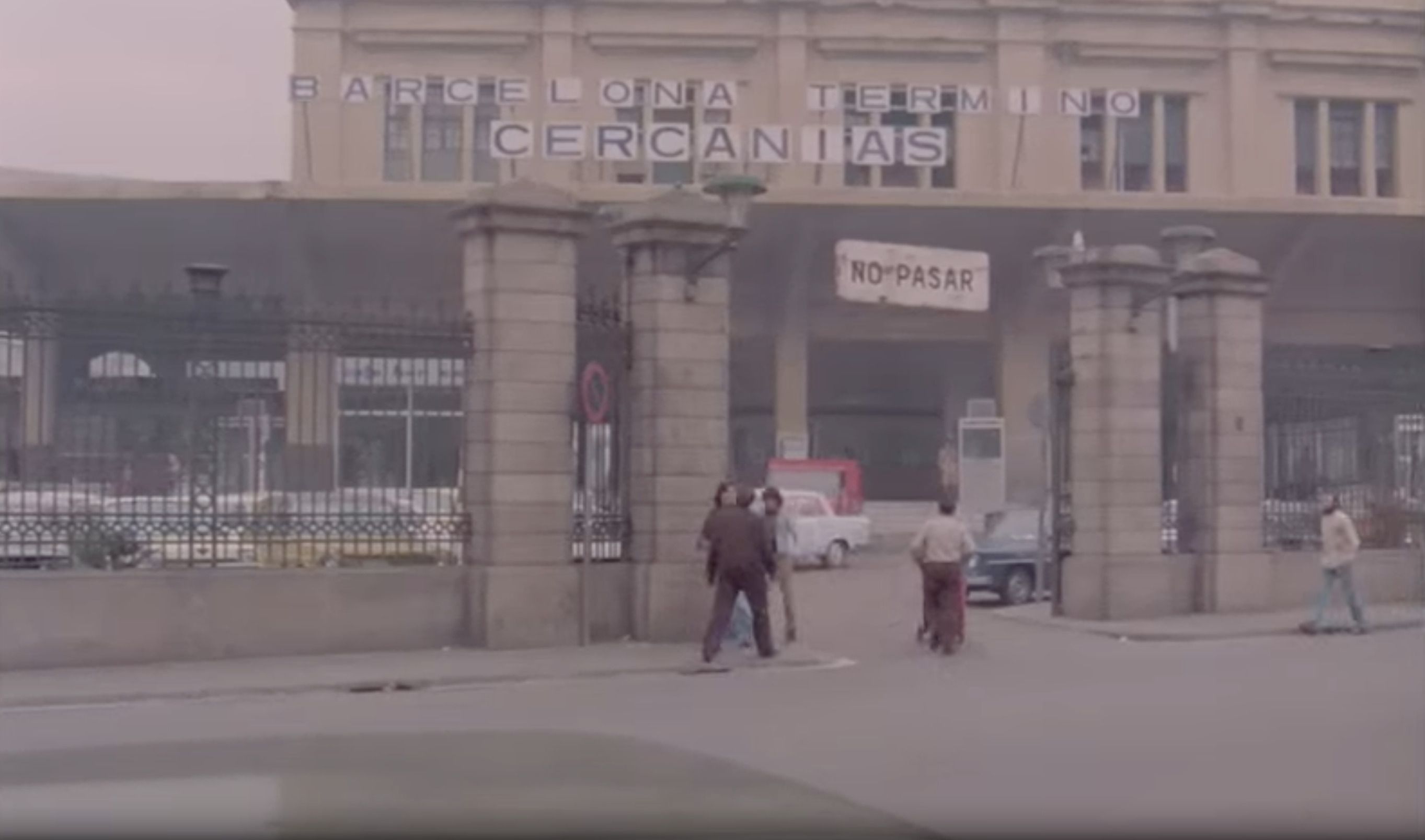 'Perros callejeros' se rodó en varios puntos de Barcelona, como la Estación de Francia