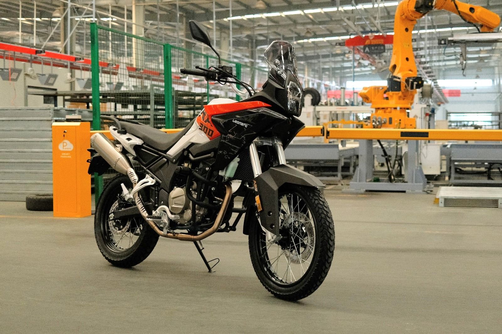 El nuevo modelo de Leonart Motors con Bultaco. El nuevo modelo de Leonart Motors con Bultaco.