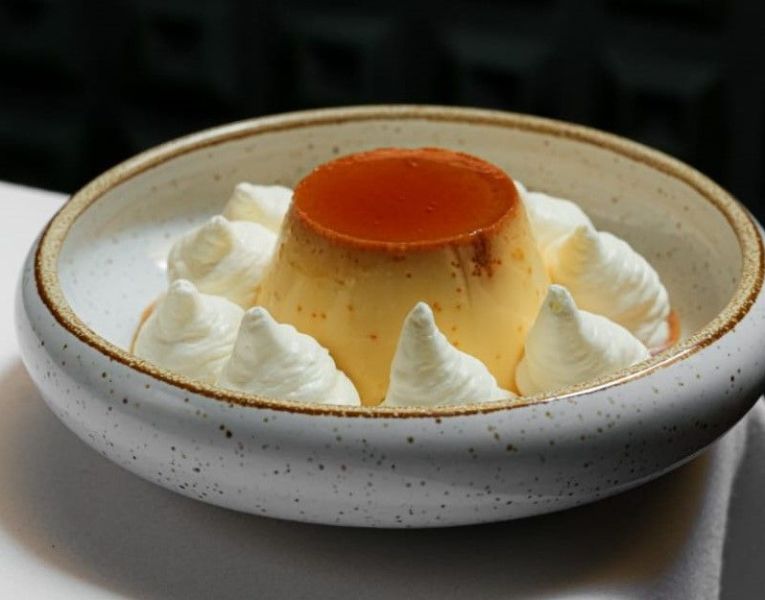 Flan cremoso con nata