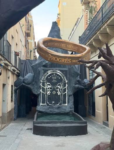 El carrer Progrès, un dels carrers d'El Senyor dels Anells El carrer Progrès, un dels carrers d'El Senyor dels Anells
