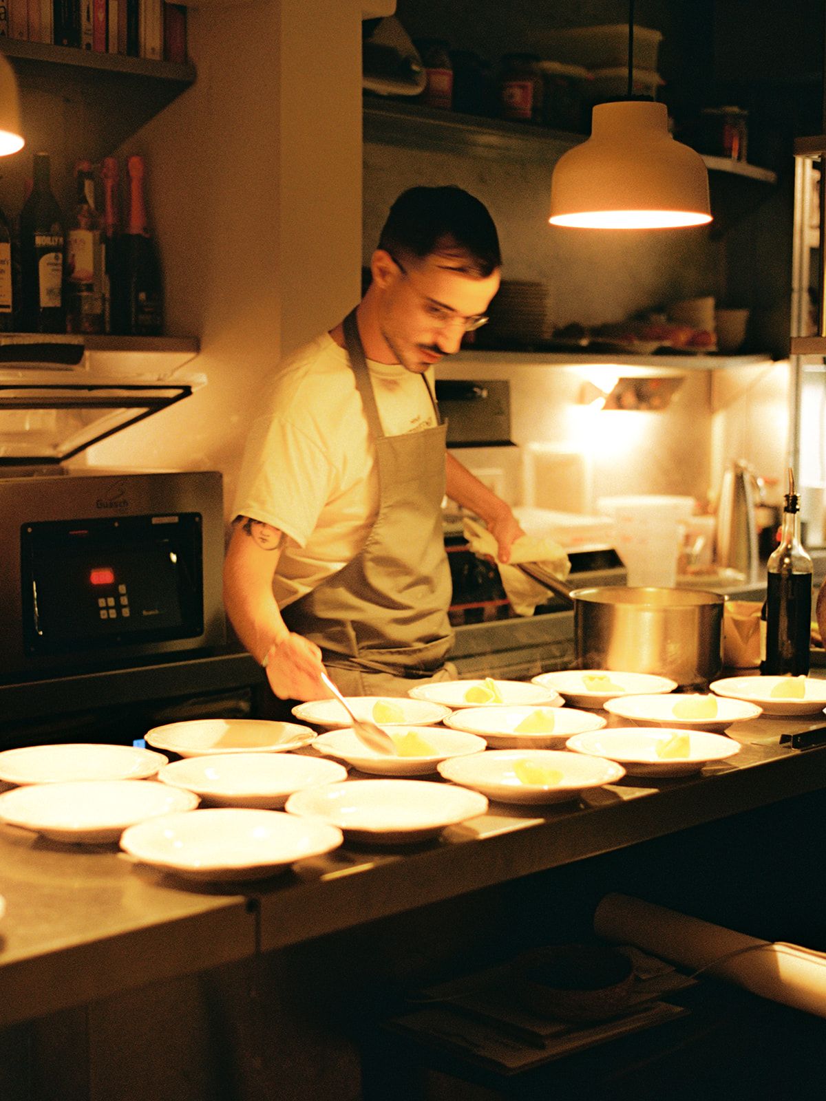 Àlex López, d’Arraval, entén el restaurant com una herència en movimentun projecte que rep coneixements, els transforma i treballa perquè algú altre els pugui continuar.