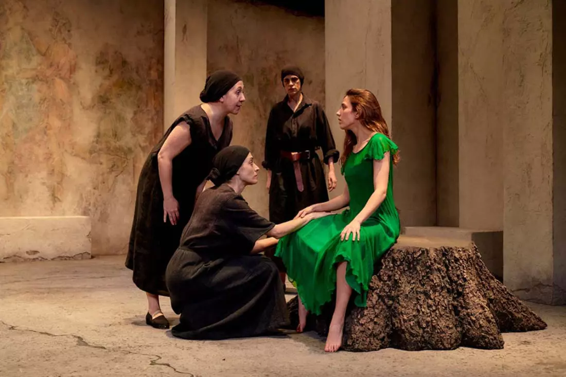 'La Casa de Bernarda Alba' en la Sala Ars Teatre 'La Casa de Bernarda Alba' en la Sala Ars Teatre