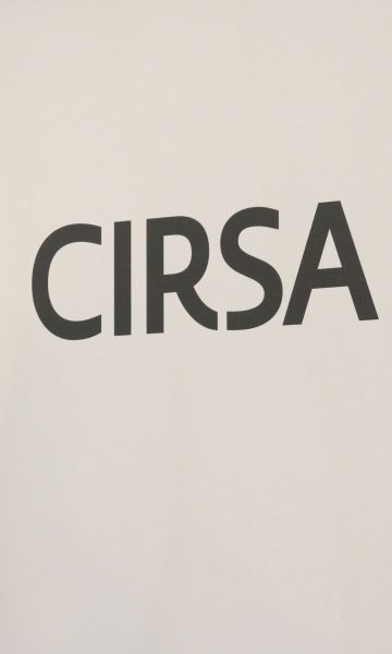 La tradicional campana al lado del logotipo de Cirsa en el día del debut de la compañia en bolsa © Maria Asmarat (ACN)