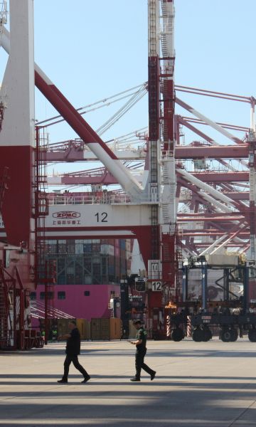 Las grúas de la terminal de contenedores Hutchison Puertos Best © Alba Ibáñez (ACN) Las grúas de la terminal de contenedores Hutchison Puertos Best © Alba Ibáñez (ACN)
