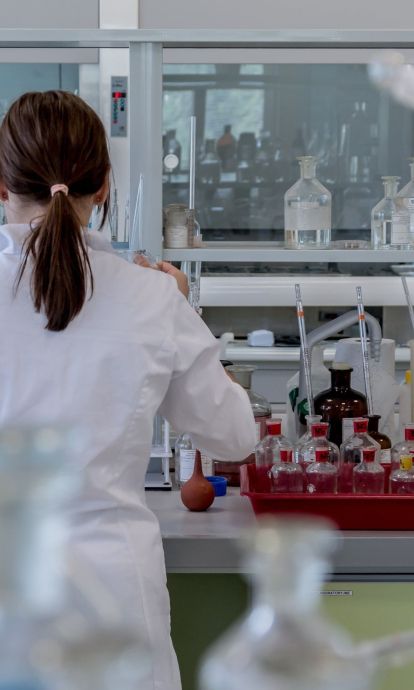 Una mujer en un laboratorio © Pixabay Una mujer en un laboratorio © Pixabay