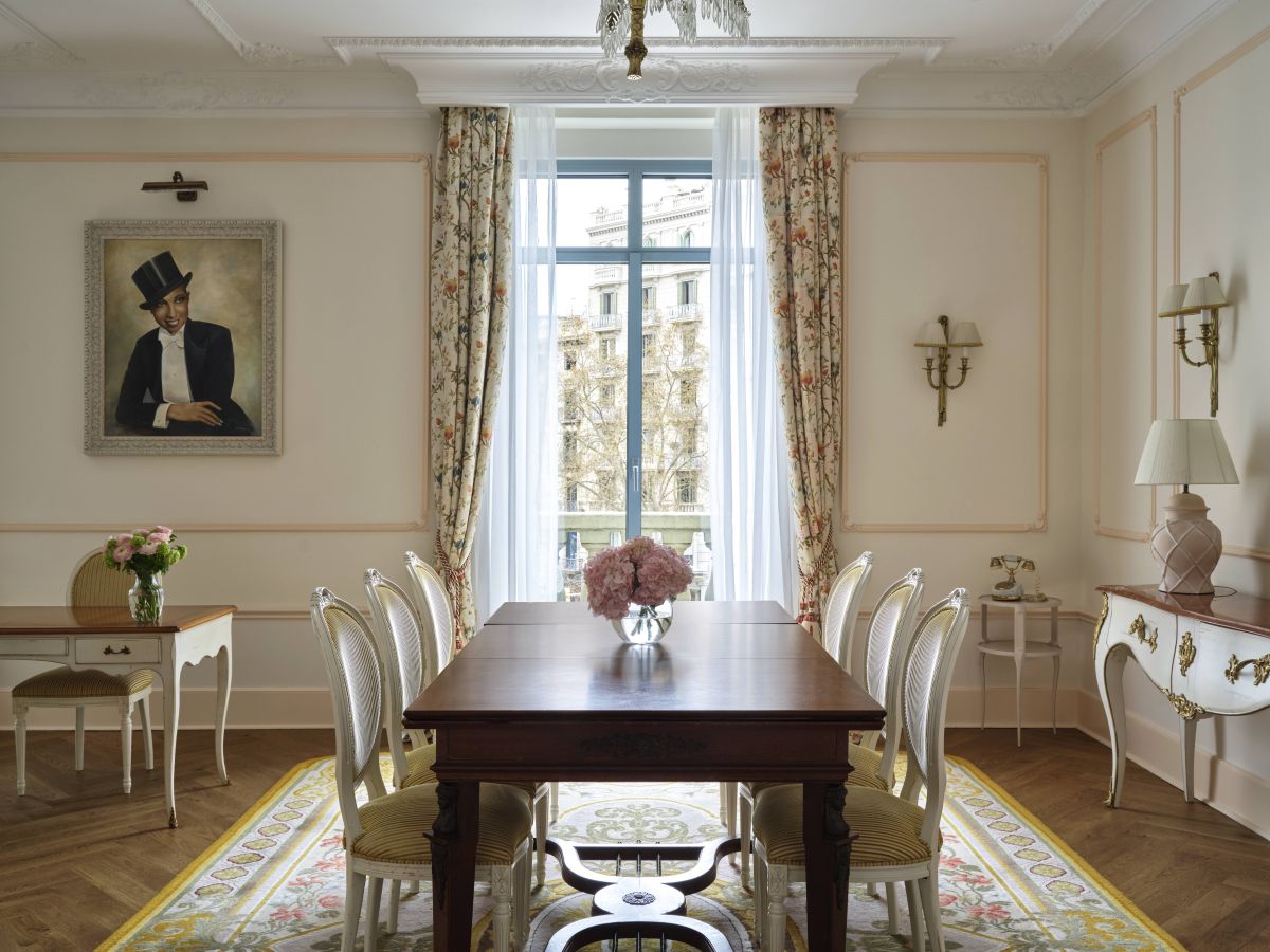 Josephine Baker pasó muchas noches en el hotel y también actuó en el. Su nombre es el de una de las Arts Suites del establecimiento. © Royal Blue Bird Josephine Baker pasó muchas noches en el hotel y también actuó en el. Su nombre es el de una de las Arts Suites del establecimiento. © Royal Blue Bird
