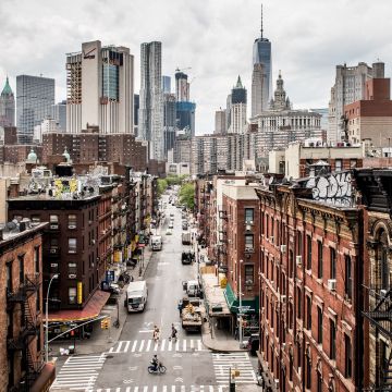 Aerial image of a street in New York City © Pixabay