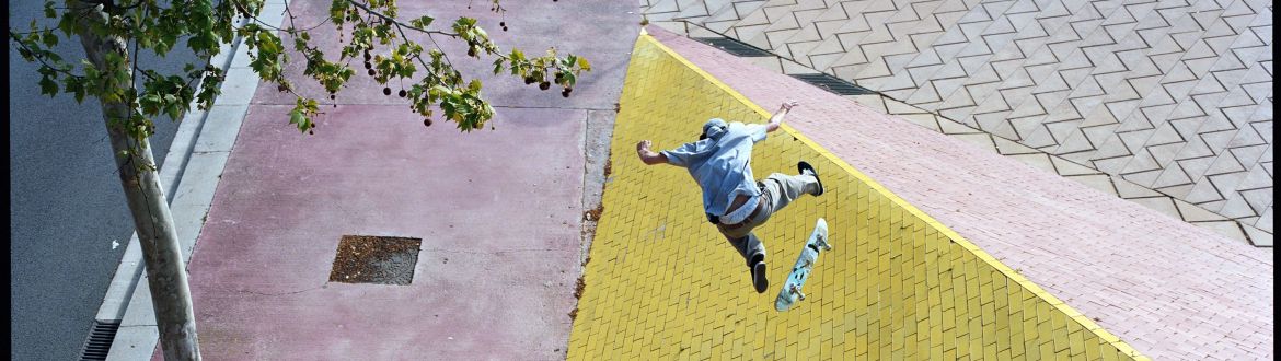 El skater Javier Sarmiento fotografiado en Barcelona por Ed Templeton. © Ed Templeton El skater Javier Sarmiento fotografiado en Barcelona por Ed Templeton. © Ed Templeton