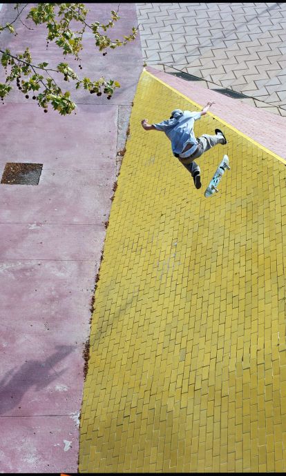 El skater Javier Sarmiento fotografiado en Barcelona por Ed Templeton. © Ed Templeton El skater Javier Sarmiento fotografiado en Barcelona por Ed Templeton. © Ed Templeton