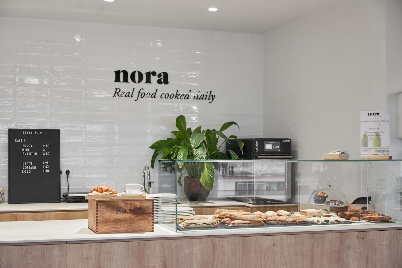 Interior de una cantina de Nora Foods Cooked Daily © Nora Foods Interior de una cantina de Nora Foods Cooked Daily © Nora Foods