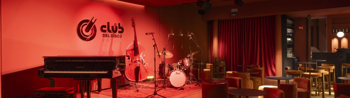 En sus 300 metros cuadrados, El Club del Disco concentra sala de conciertos, bar y disquería. En sus 300 metros cuadrados, El Club del Disco concentra sala de conciertos, bar y disquería.