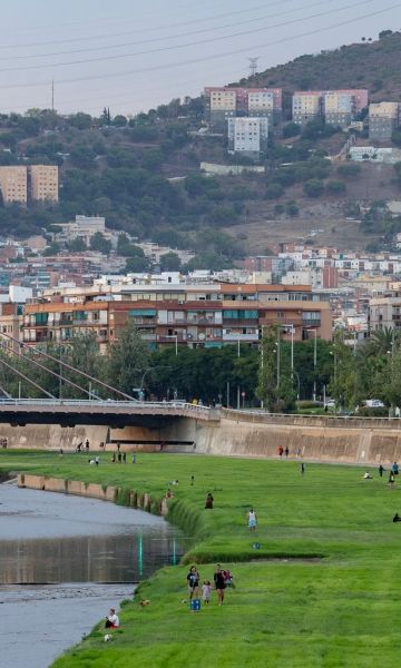 Vista de la ribera del río Besòs. © Àlex Losada Vista de la ribera del río Besòs. © Àlex Losada