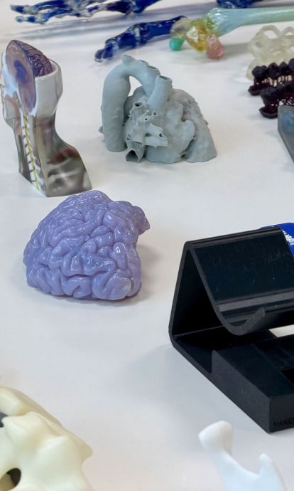 Prototipos para el sector salud creados con impresión 3D en la Incubadora del Consorci de la Zona Franca © Gemma Sánchez Bonel (ACN) Prototipos para el sector salud creados con impresión 3D en la Incubadora del Consorci de la Zona Franca © Gemma Sánchez Bonel (ACN)