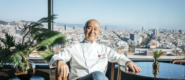 Nobu Matsuhisa, desde el restaurante Nobu Barcelona, con vistas a la ciudad © Cedida Nobu Matsuhisa, desde el restaurante Nobu Barcelona, con vistas a la ciudad © Cedida