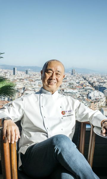 Nobu Matsuhisa, desde el restaurante Nobu Barcelona, con vistas a la ciudad © Cedida Nobu Matsuhisa, desde el restaurante Nobu Barcelona, con vistas a la ciudad © Cedida