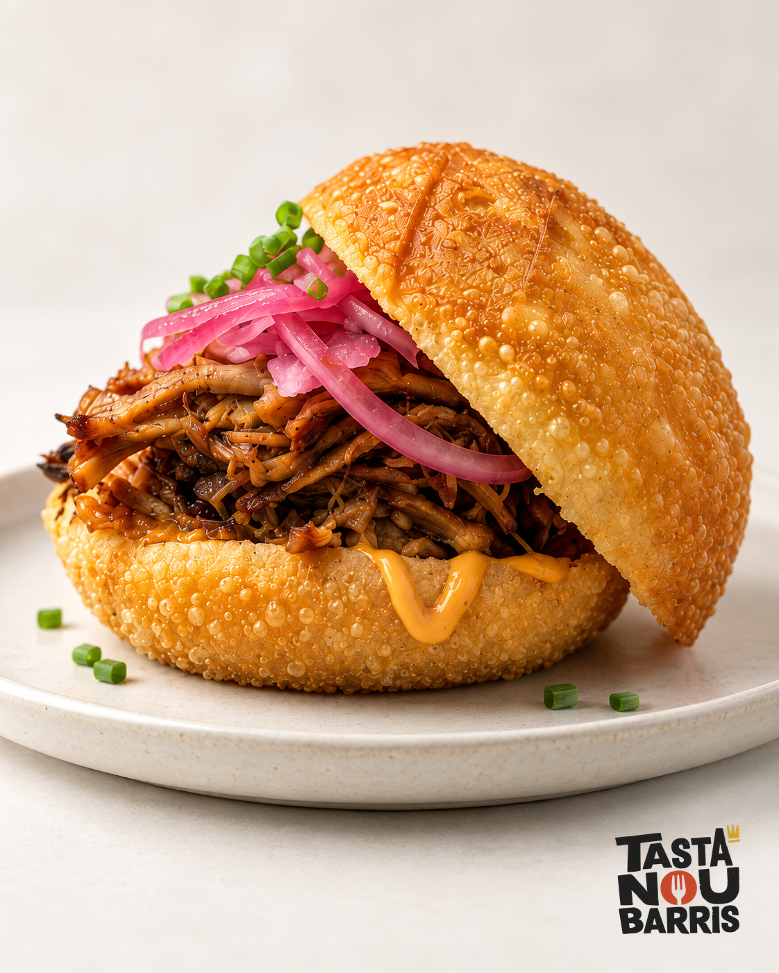 La proposta de 23 Gastrobar per al Tasta Nou Barris ens porta sabors tailandesos en format cruixent. La proposta de 23 Gastrobar per al Tasta Nou Barris ens porta sabors tailandesos en format cruixent.