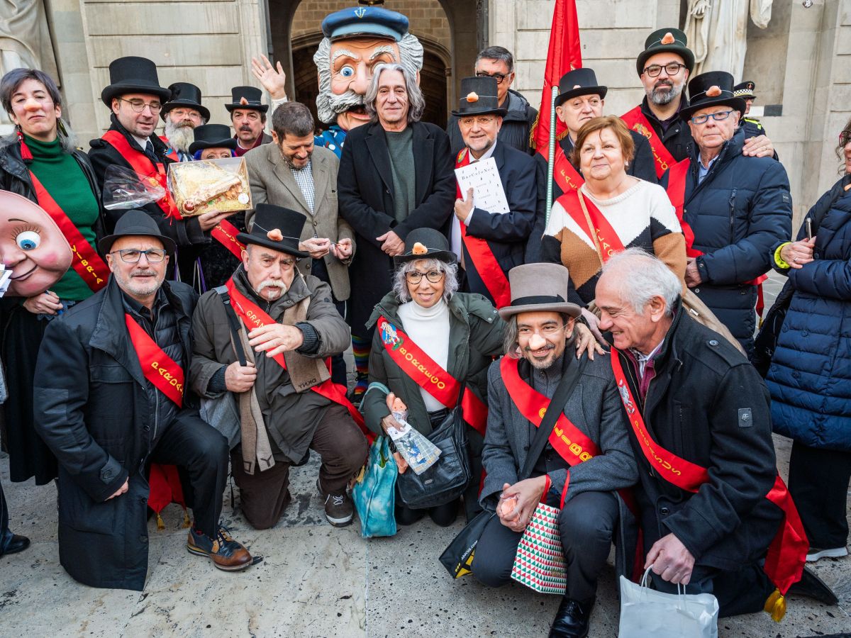 arca231231 092 ENTREGA DE CLLAUS I L'HOMME NAASSOS EN 2023 AL SR. BATLLE I XAVIER MARCET ACOMPANYYAT DELS ANIMALS DE L'ARCA