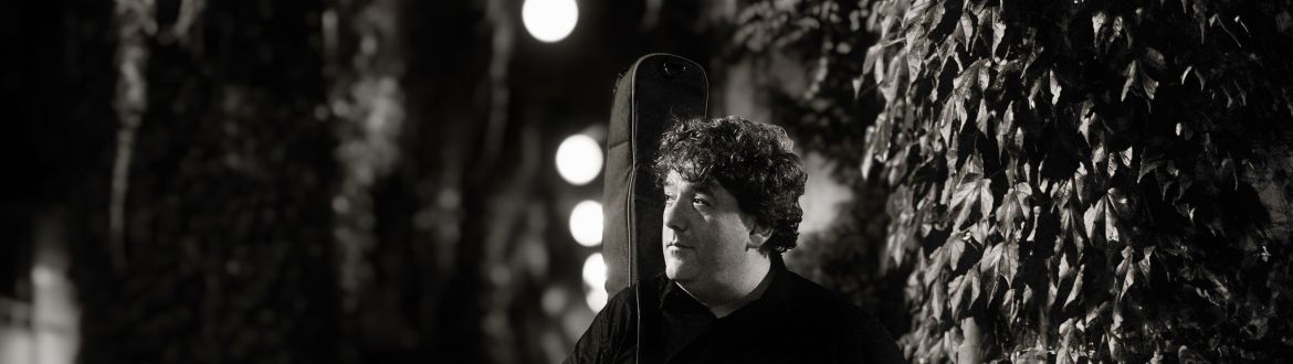 El músico, escritor y guionista de televisión Dimas Rodríguez. © Èric Palaudàries El músico, escritor y guionista de televisión Dimas Rodríguez. © Èric Palaudàries