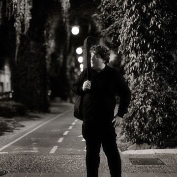 El músico, escritor y guionista de televisión Dimas Rodríguez. © Èric Palaudàries