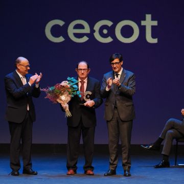 Joan Font recibe el reconocimiento a la Personalidad Cecot durante la Nit de l’Empresa © Cedida