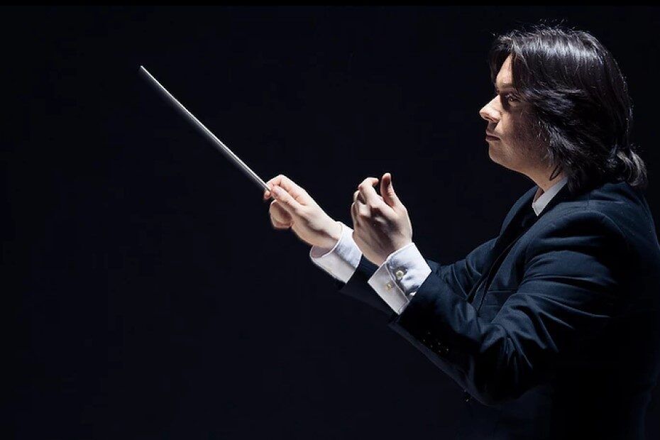 Gabriel Bebeșelea es el director del concierto Gabriel Bebeșelea es el director del concierto