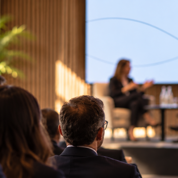 ASCEF, EY and The New Barcelona Post launch En Clau Familiar, a new travelling series of conversations about family businesses © AI-generated image