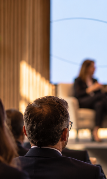 ASCEF, EY y The New Barcelona Post impulsan En Clau Familiar, un nuevo ciclo itinerante de conversaciones sobre la empresa familiar © Imagen generada con IA