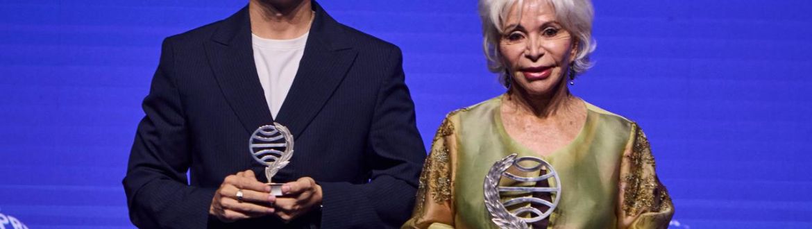 Las novelas 'La hora antes del alba', de Isabel Allende, y 'La añoranza', de Sergio Hernández Carrasco, ganadora y finalista del Premio Planeta 2026. © Planeta Las novelas 'La hora antes del alba', de Isabel Allende, y 'La añoranza', de Sergio Hernández Carrasco, ganadora y finalista del Premio Planeta 2026. © Planeta