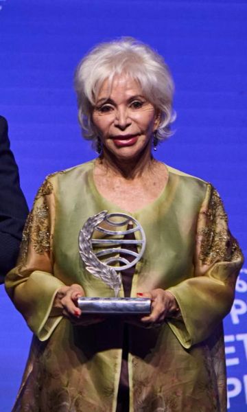 The novels 'La hora antes del alba', by Isabel Allende, and 'La añoranza', by Sergio Hernández Carrasco, winner and finalist of the 2026 Planeta Prize. © Planeta