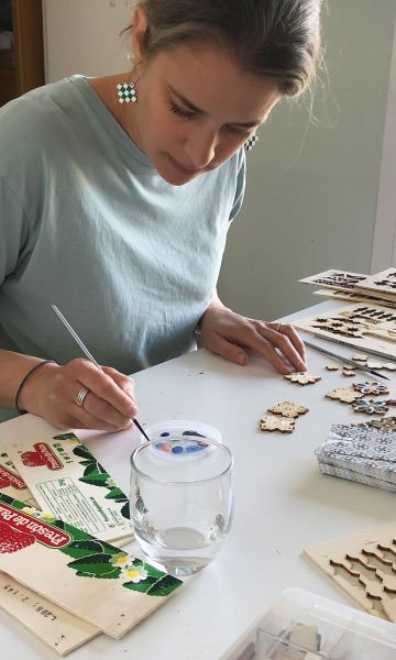 Laura Martinell en su espacio de trabajo