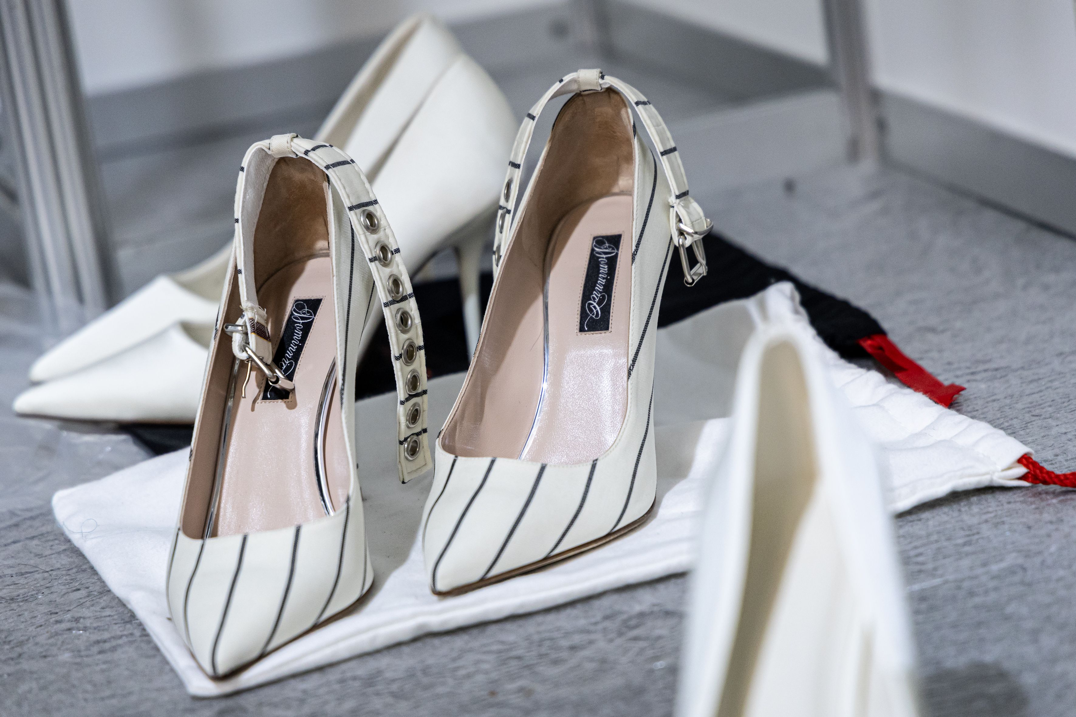 Zapatos de uno de los 'looks' de la SUPERNOVA Spring 2027 de Dominnico © Àngel Bravo Zapatos de uno de los 'looks' de la SUPERNOVA Spring 2027 de Dominnico © Àngel Bravo