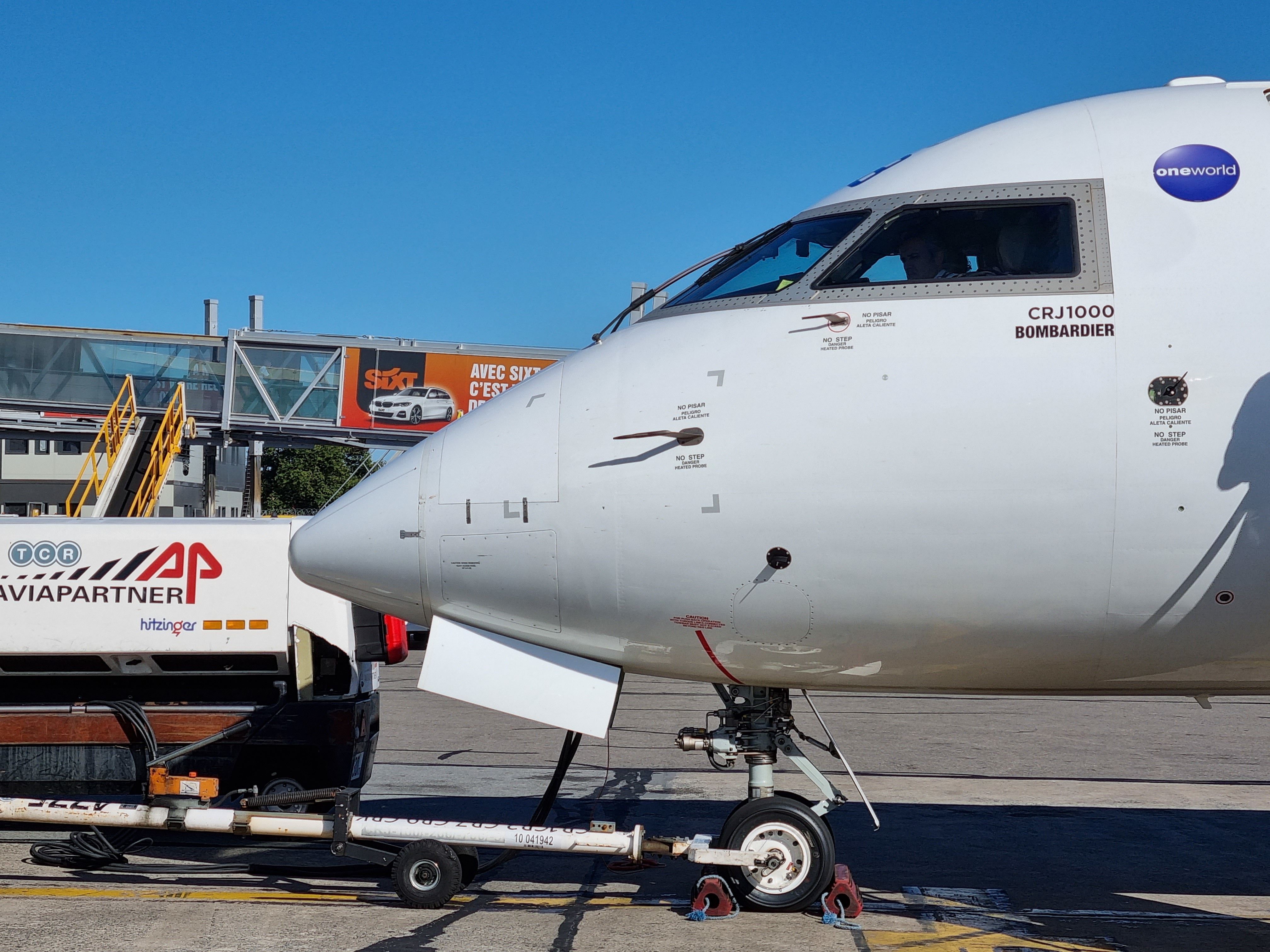 Un CRJ1000 d’Air Nostrum a Nantes, França. La companyia valenciana que opera els seus serves regulars per Iberia, suma la seva cinquena destinació des de Barcelona © Javier Ortega Figueiral Un CRJ1000 d’Air Nostrum a Nantes, França. La companyia valenciana que opera els seus serves regulars per Iberia, suma la seva cinquena destinació des de Barcelona © Javier Ortega Figueiral