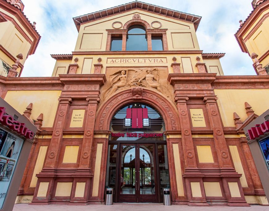 Façana del Lliure de Montjuic. ©Mart Albesa Façana del Lliure de Montjuic. ©Mart Albesa