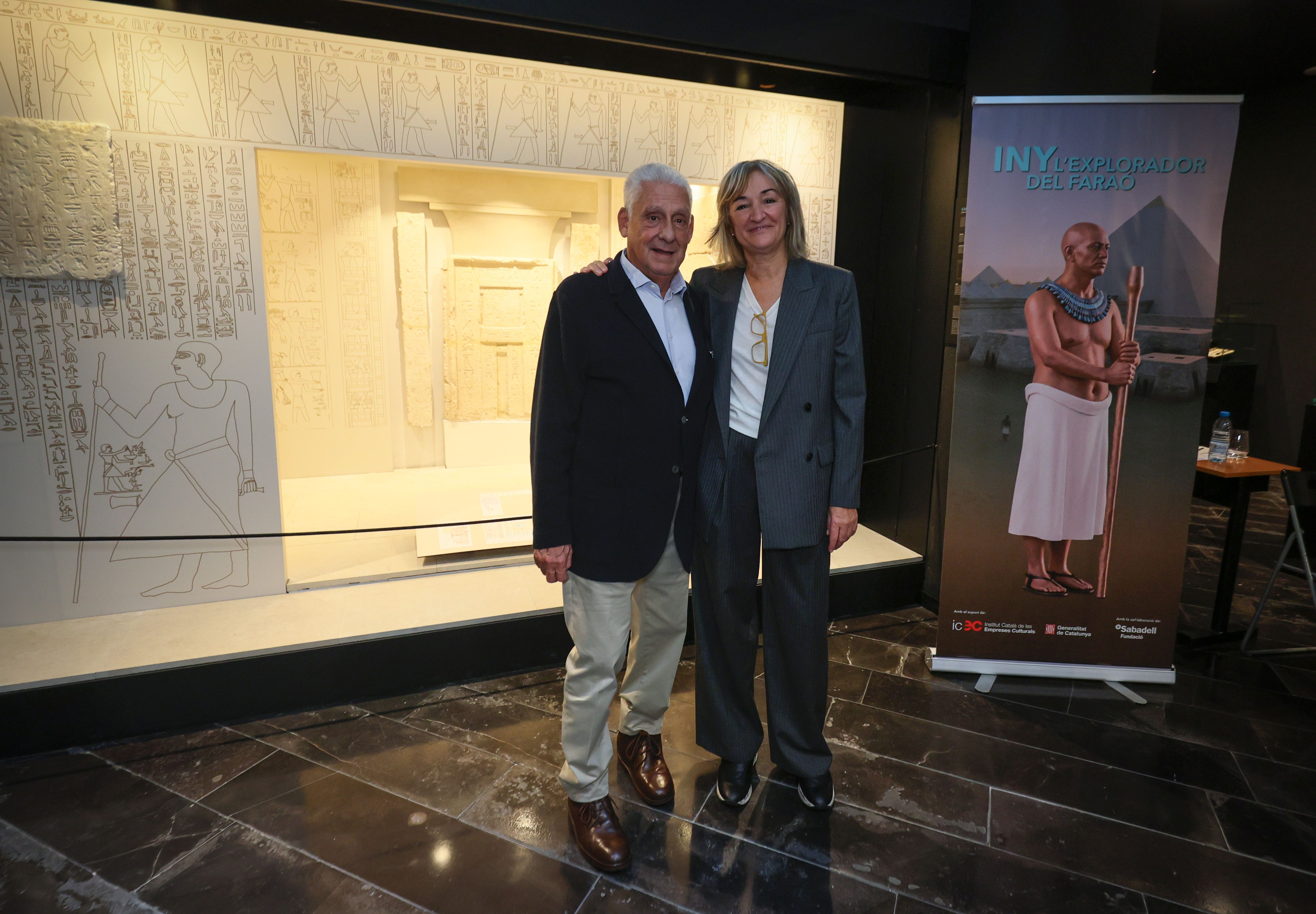 Joan Clos, empresario, egiptólogo y mecenas y Maixaixa Taulé, directora del Museo Egipcio © Cedida Joan Clos, empresario, egiptólogo y mecenas y Maixaixa Taulé, directora del Museo Egipcio © Cedida